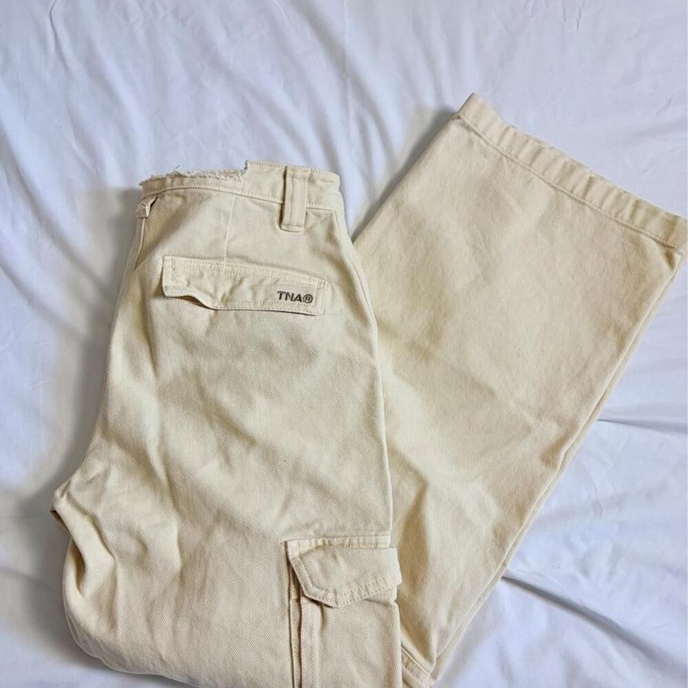 Aritzia Women's Cream Trousers